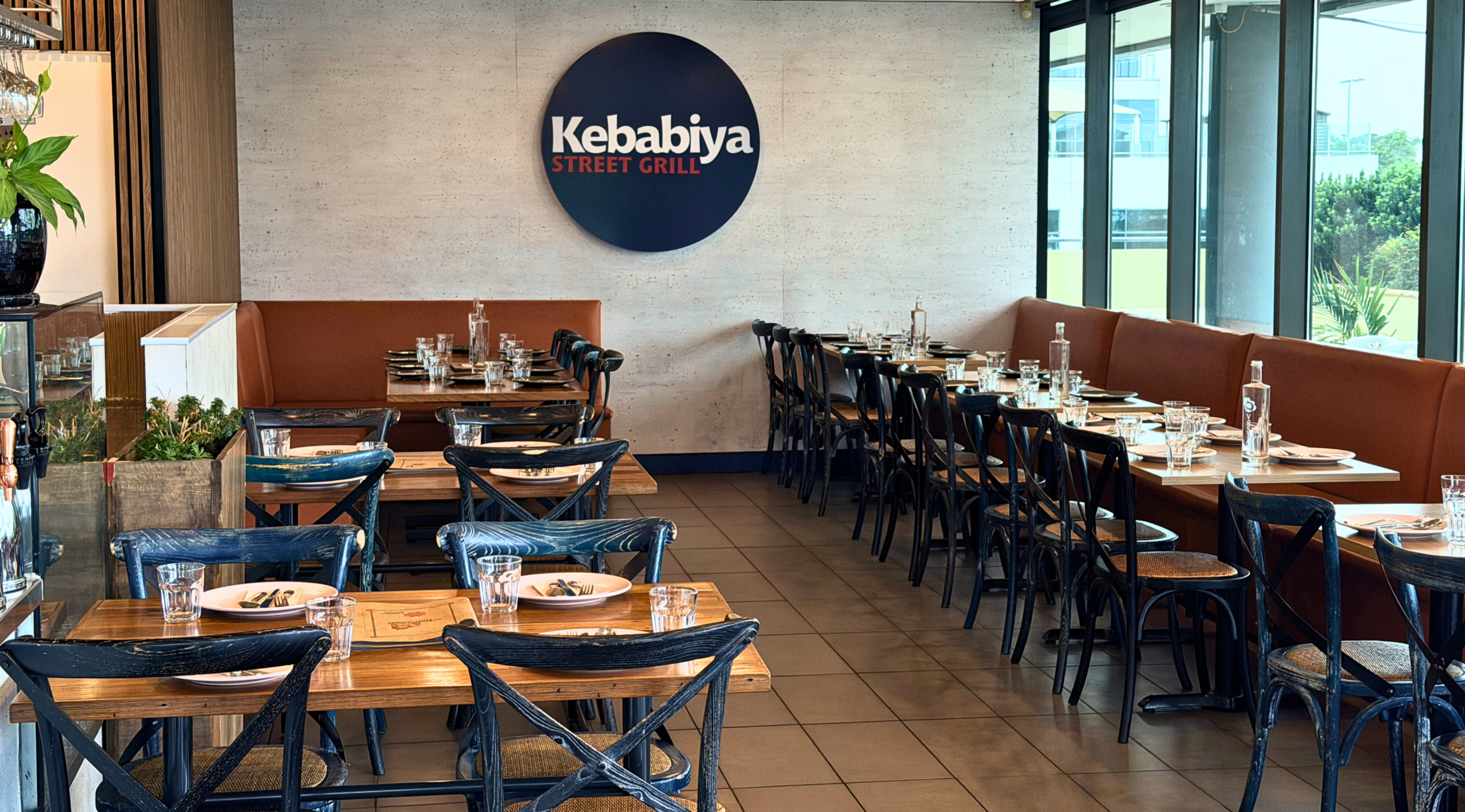 Kebabiya terrace ambience overlooking the Blue Mountains
